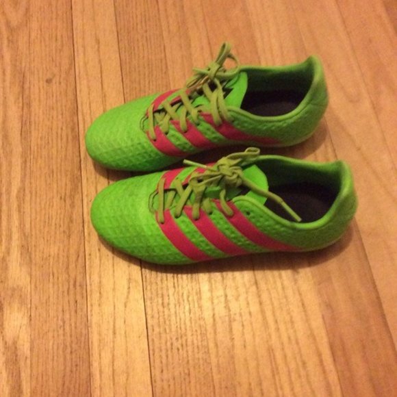 adidas girls soccer cleats